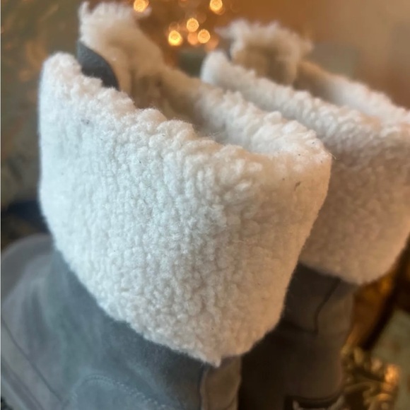 UGG Koolaburra Lytta Short Size 7 Women's Suede Boots Stone Grey 112281 - Picture 4 of 7